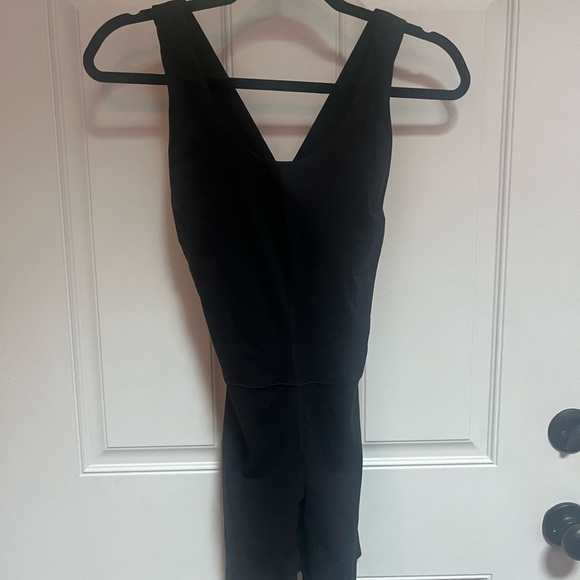 FLX short cross back padded short bodysuit black medium athleisure romper - Picture 3 of 7